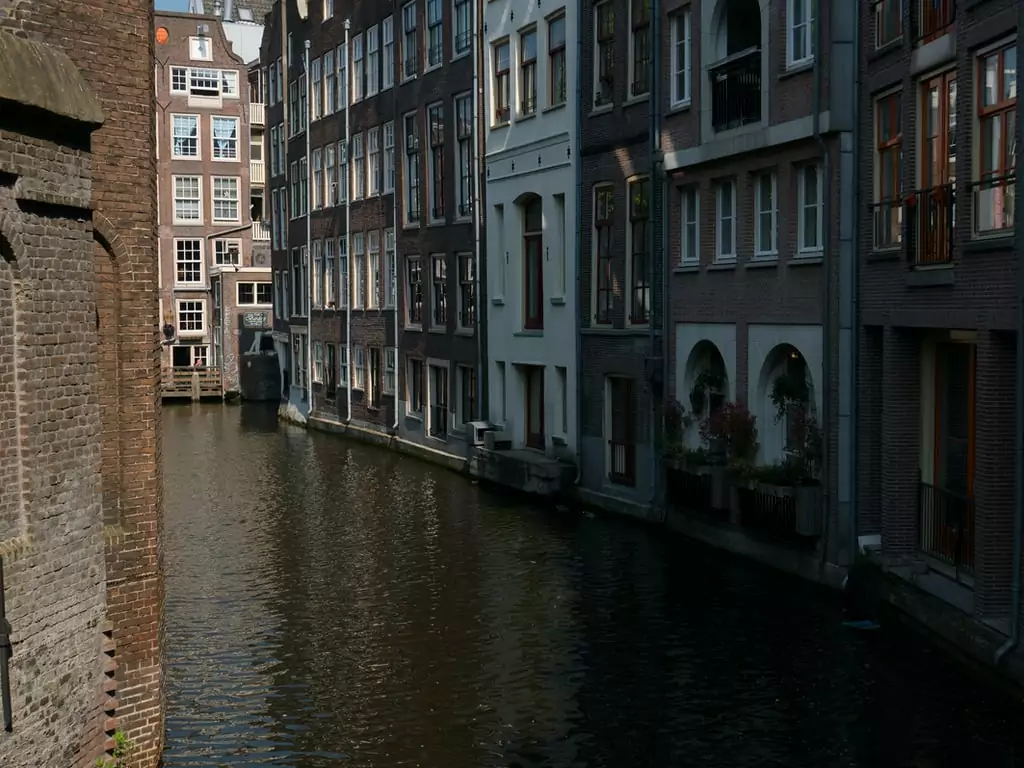 oudezijds voorburgwal amsterdam