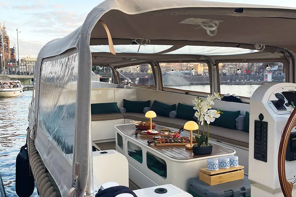Privates Boot mit Kapitän Amsterdam